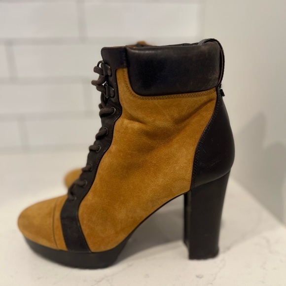 Veronica Beard Axel Lace Up Heeled Hiking Boot. Size 6 US / 36 EU. - Picture 5 of 13